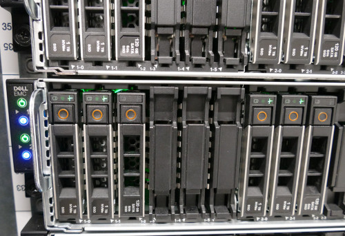 201807_scaleway_dc5_serveurs_03.jpg