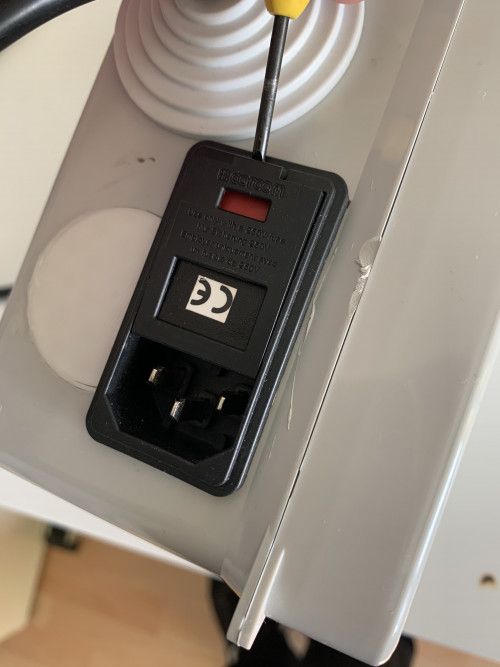 connecteurc13c14fusefilter-3.jpg